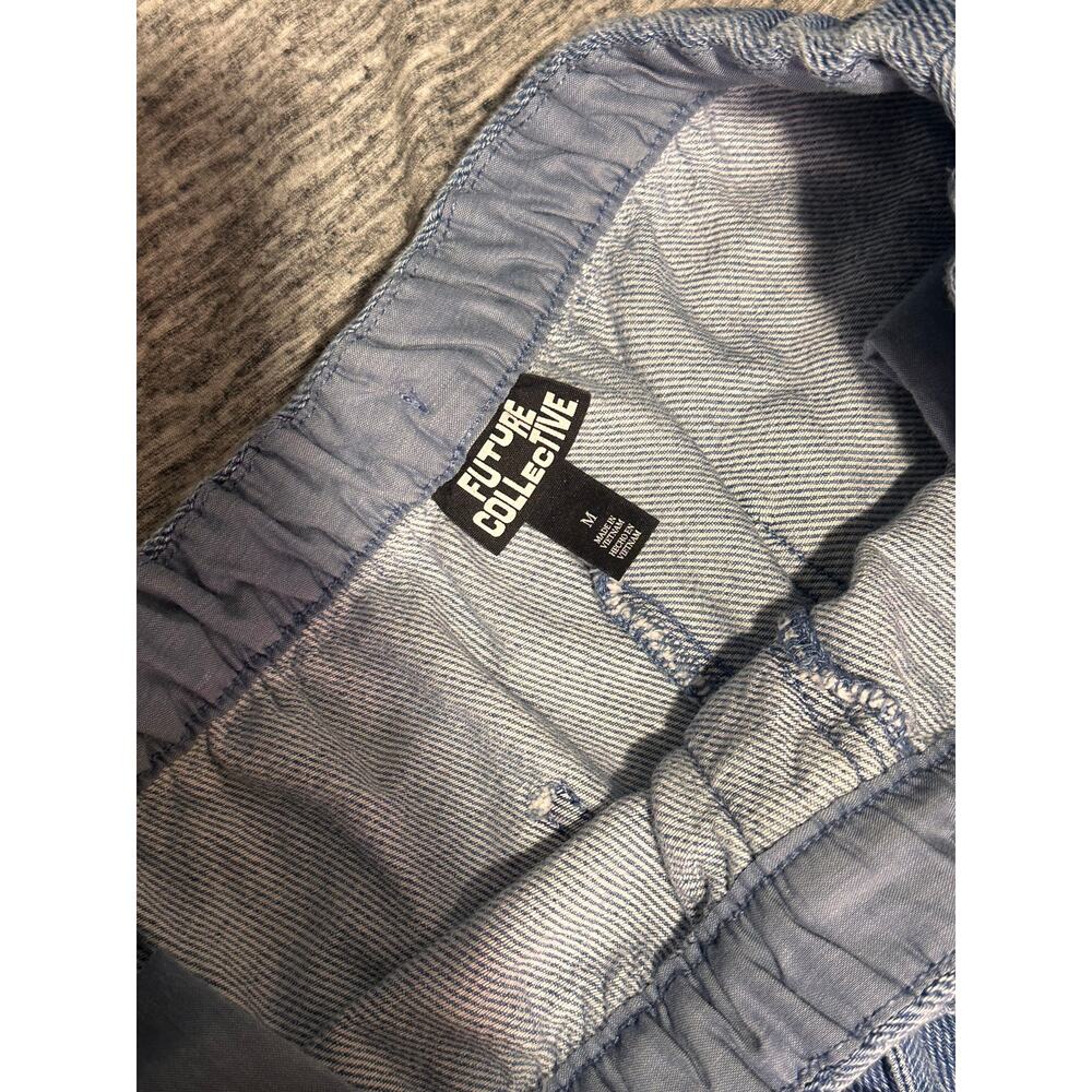 High-Waist Wide Leg Cropped Jeans - Light Blue - Picture 4 of 9